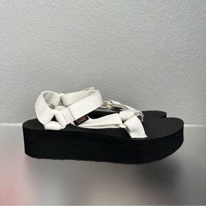 Teva Flatform Universal Black Platform White straps 9